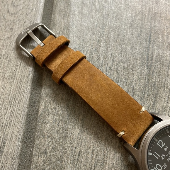 Timex Expedition Scout Watch with 2 Leather Bands - Picture 4 of 11